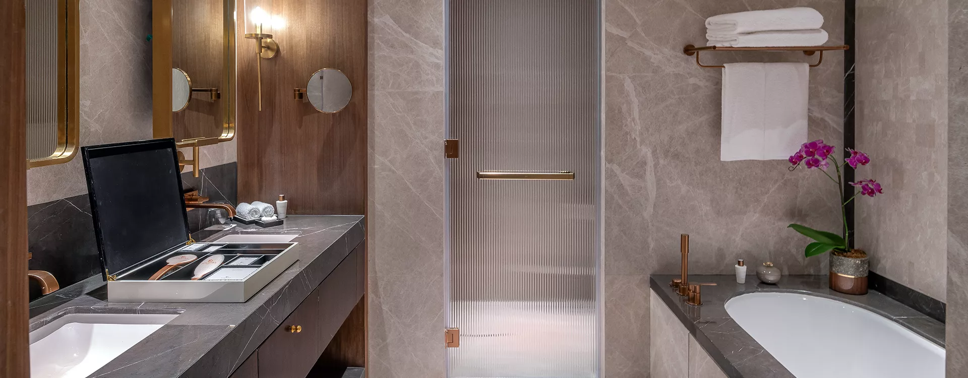 Ruby Suite_Bathroom